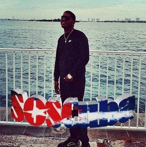 Meet your Posher, Víctor